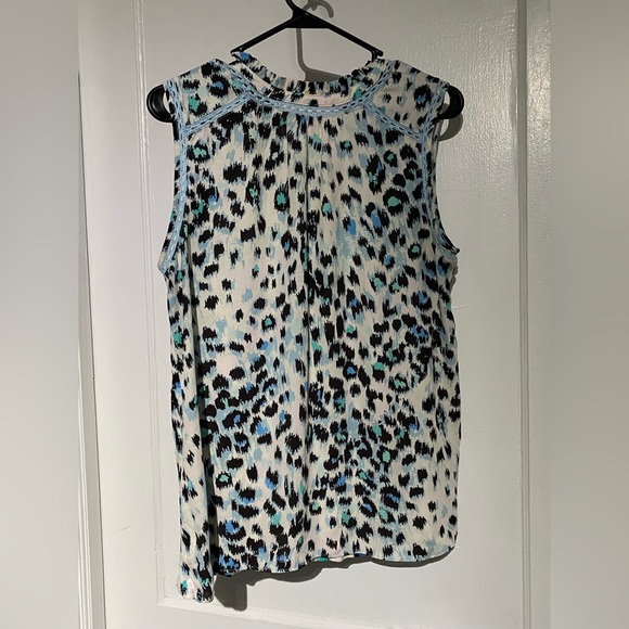 LOFT Tops - Women’s Loft V-neck tank top. White with blue and black pattern. Size medium.